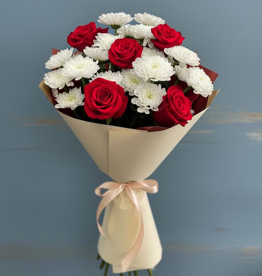 Букет цветов из: Розы и Хризантемы в Лазаревское