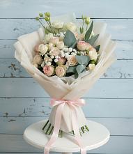 Букет цветов из:  Розы и Лизиантусы в Лазаревское