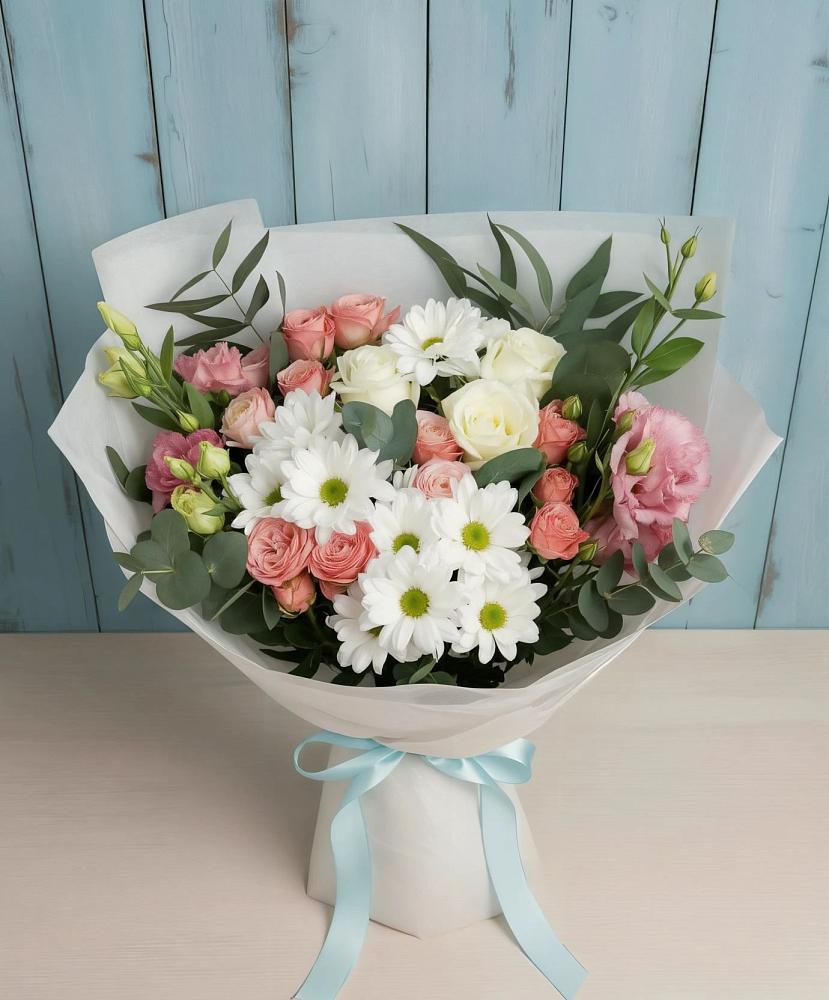 Букет цветов из: Розы, Лизиантусы и Хризантемы в Лазаревское