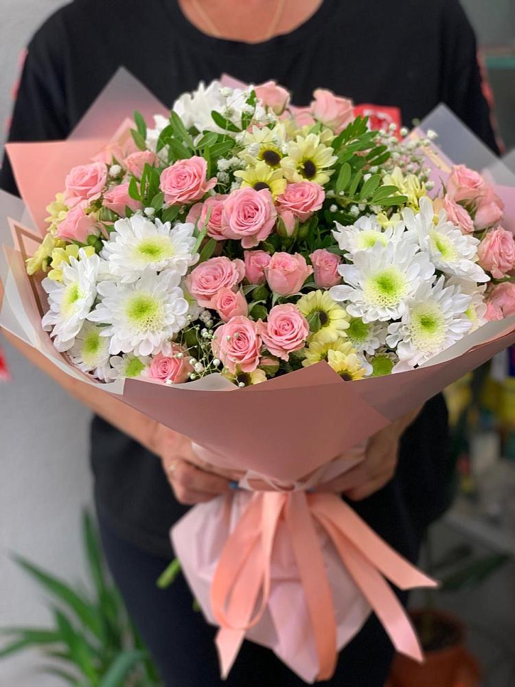 Букет цветов из: Розы и Хризантемы в Лазаревское