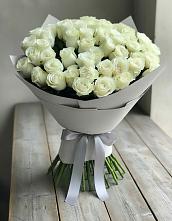 Букет 35 Белых роз в Лазаревское