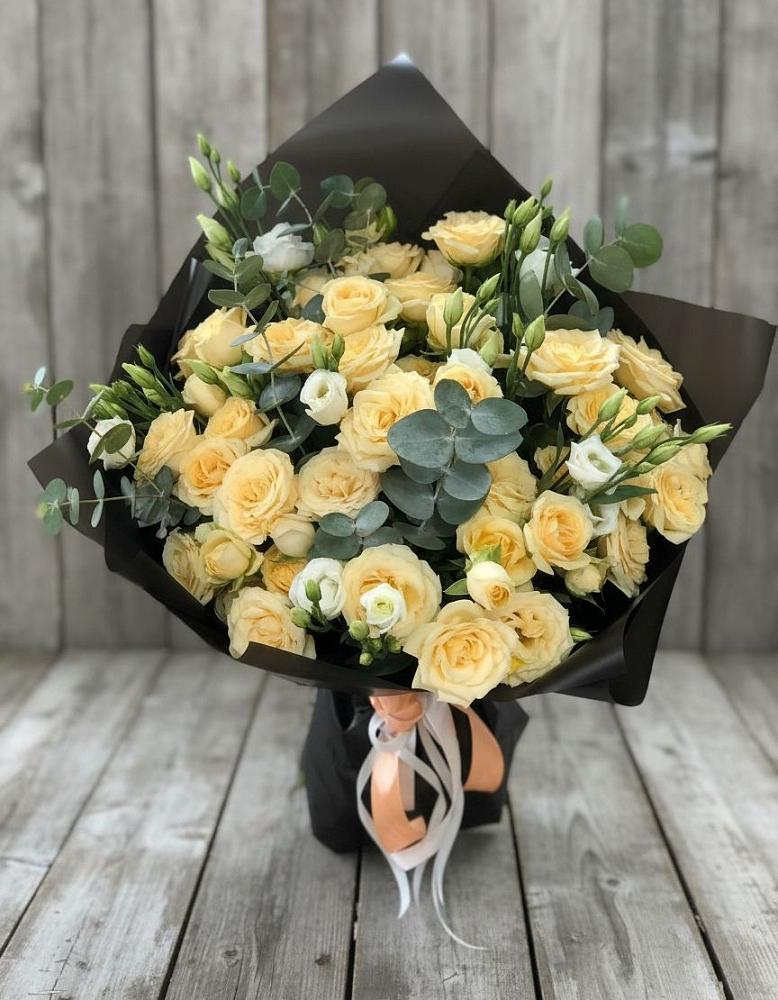 Букет цветов из: Розы и Лизиантусы в Лазаревское