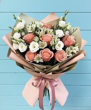 Букет цветов из:  Розы, Альстромерии и Лизиантусы в Лазаревское