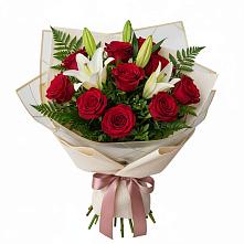 Букет цветов из:  Лилии и Розы в Лазаревское