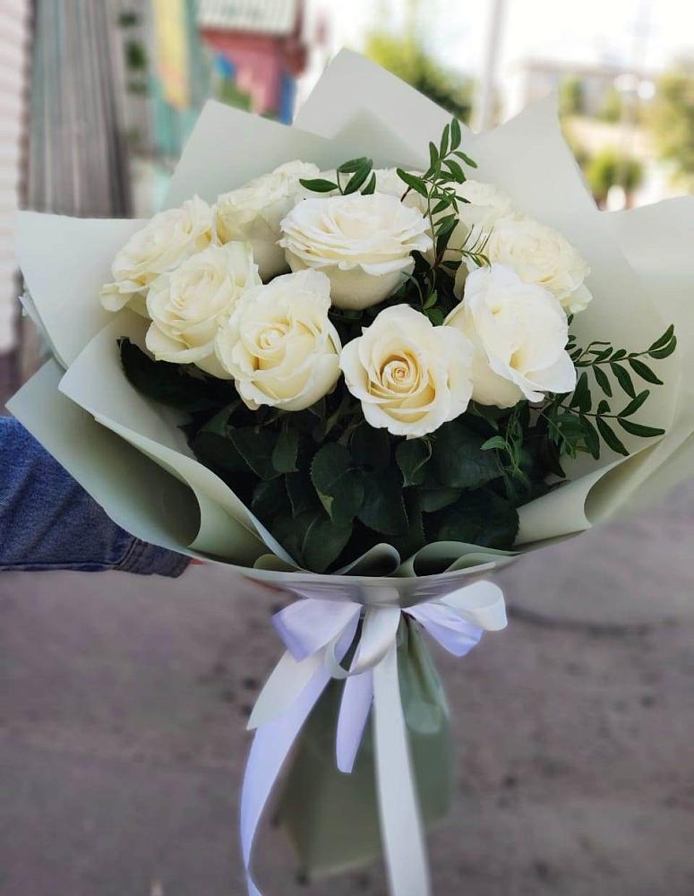 Букет Белые розы Проуд в Лазаревское