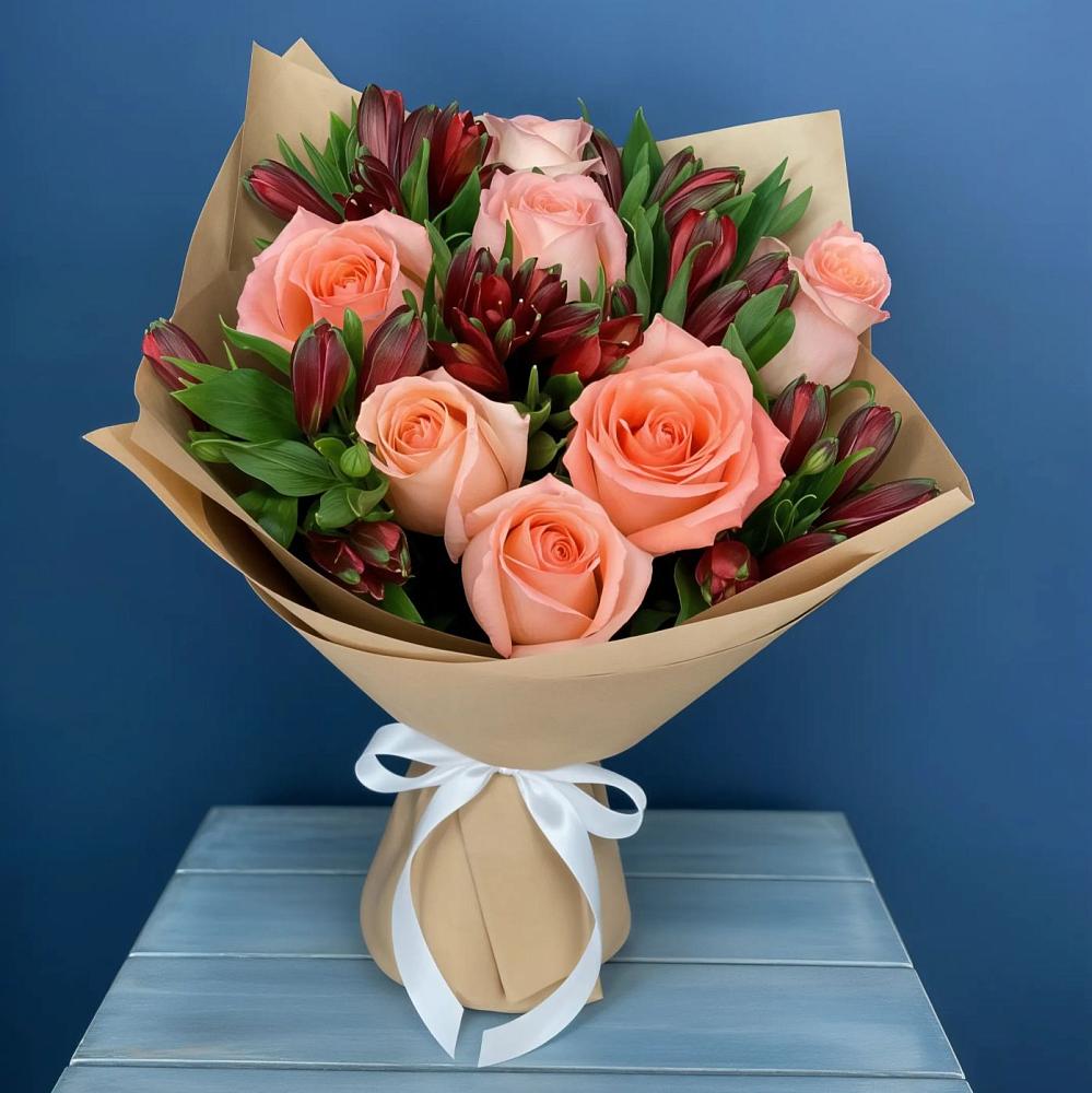 Букет цветов из: Розы и Альстромерии в Лазаревское