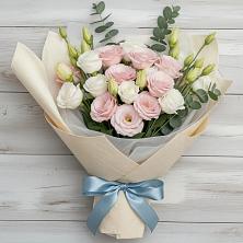 Букет цветов из:  Лизиантусы в Лазаревское