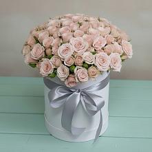 Цветочная композиция из Розы в шляпной коробке в Лазаревское