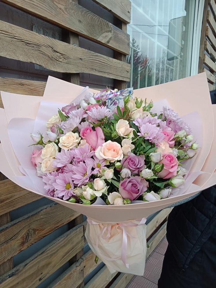 Букет цветов из: Розы и Хризантемы в Лазаревское