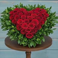 Цветочная композиция из Розы в виде сердца в Лазаревское