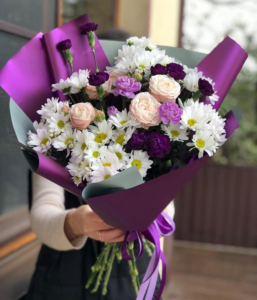 Букет цветов из: Хризантемы, Гвоздики и Розы в Лазаревское
