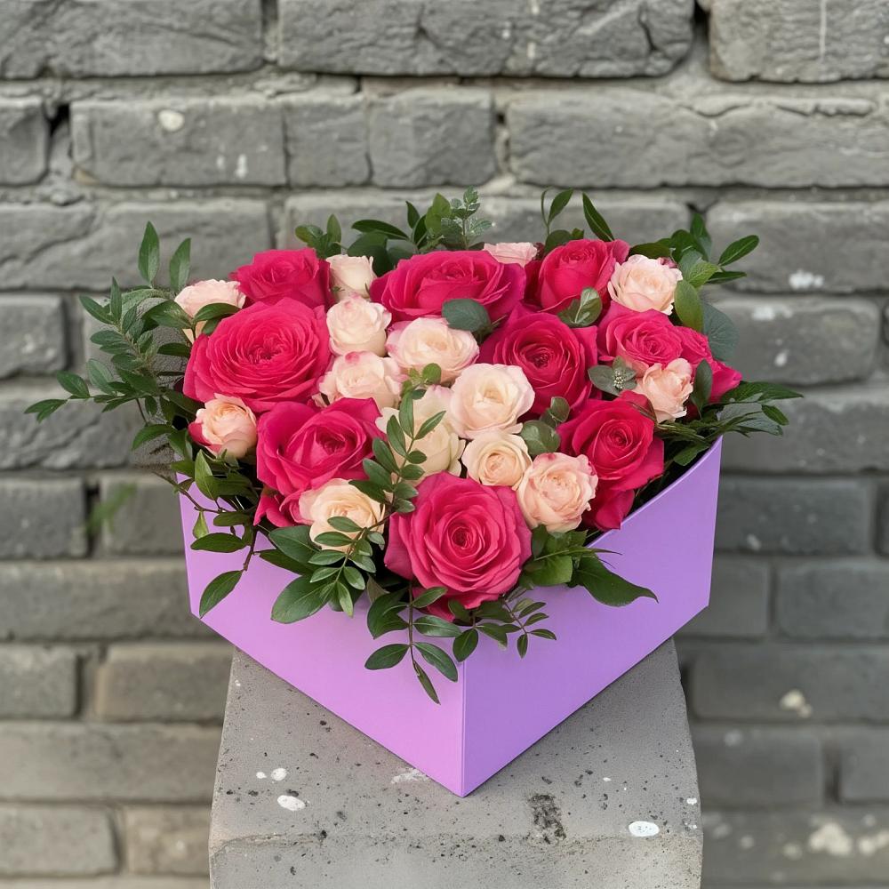 Цветочная композиция из Розы в коробке в Лазаревское
