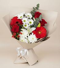 Букет цветов из:  Розы, Хризантемы, Герберы и Лилии в Лазаревское