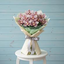 Букет цветов из:  Орхидеи и Розы в Лазаревское