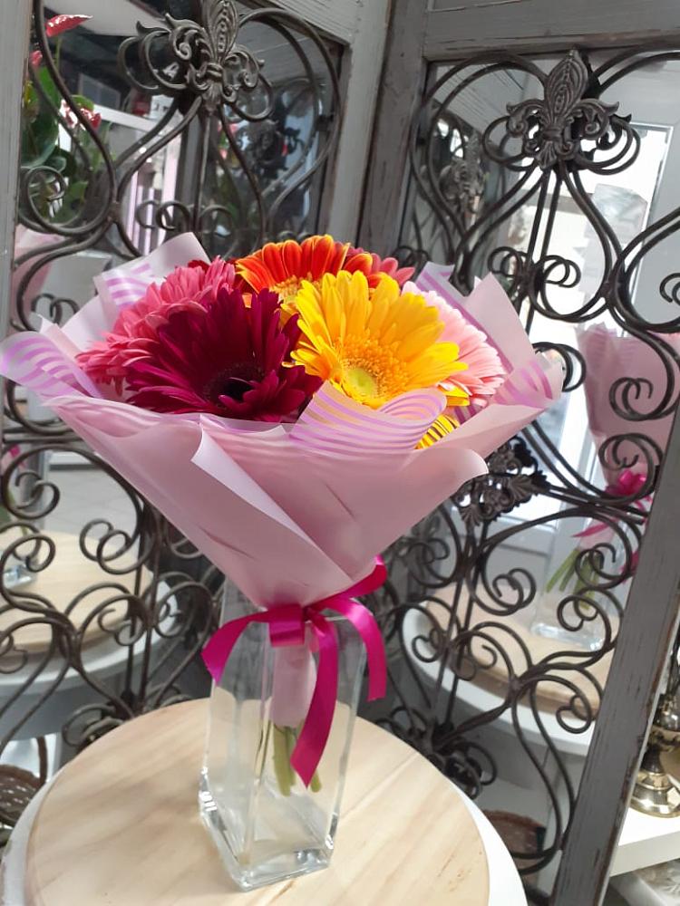 Букет цветов из: Герберы в Лазаревское