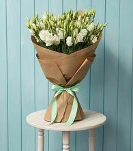 Букет цветов из:  Лизиантусы в Лазаревское