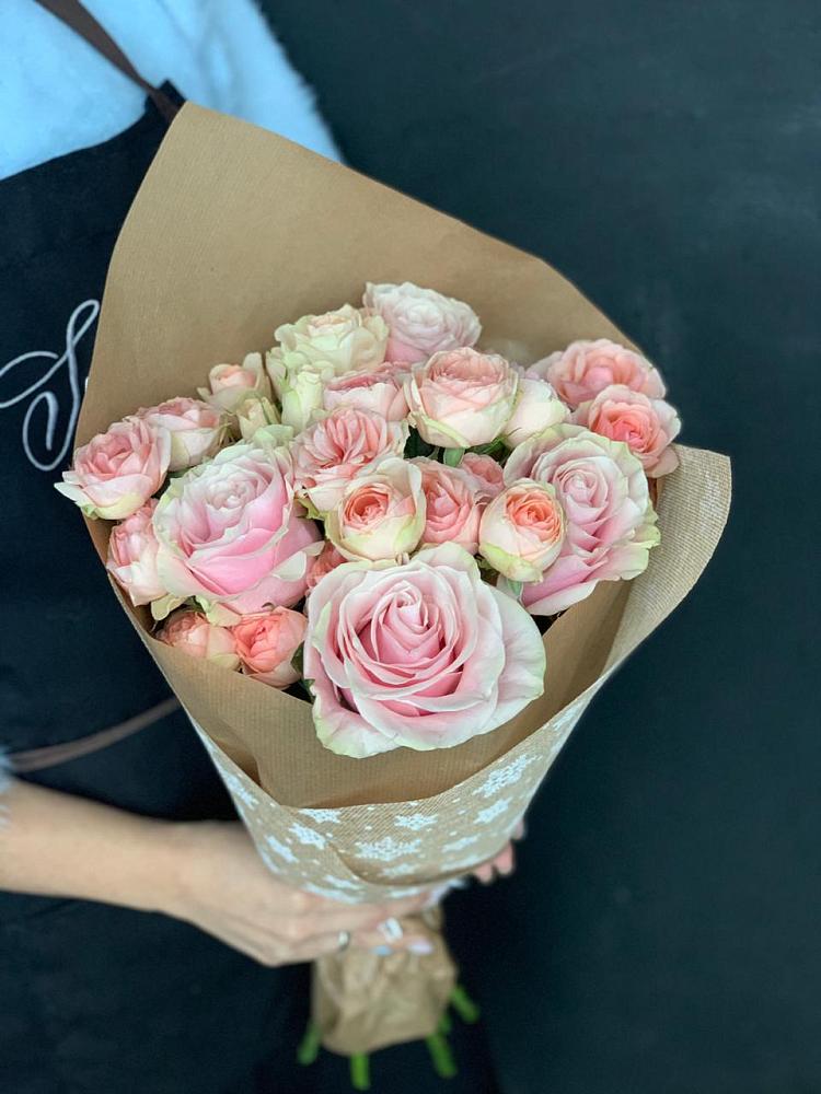 Букет цветов из: Хризантемы и Розы в Лазаревское