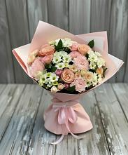 Букет цветов из:  Гвоздики, Розы и Хризантемы в Лазаревское