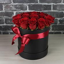 Цветочная композиция из Розы в шляпной коробке в Лазаревское