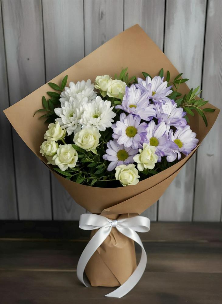 Букет цветов из: Хризантемы и Розы в Лазаревское