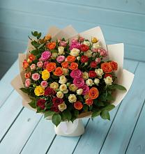 Букет Микс из разноцветных кустовых роз в Лазаревское